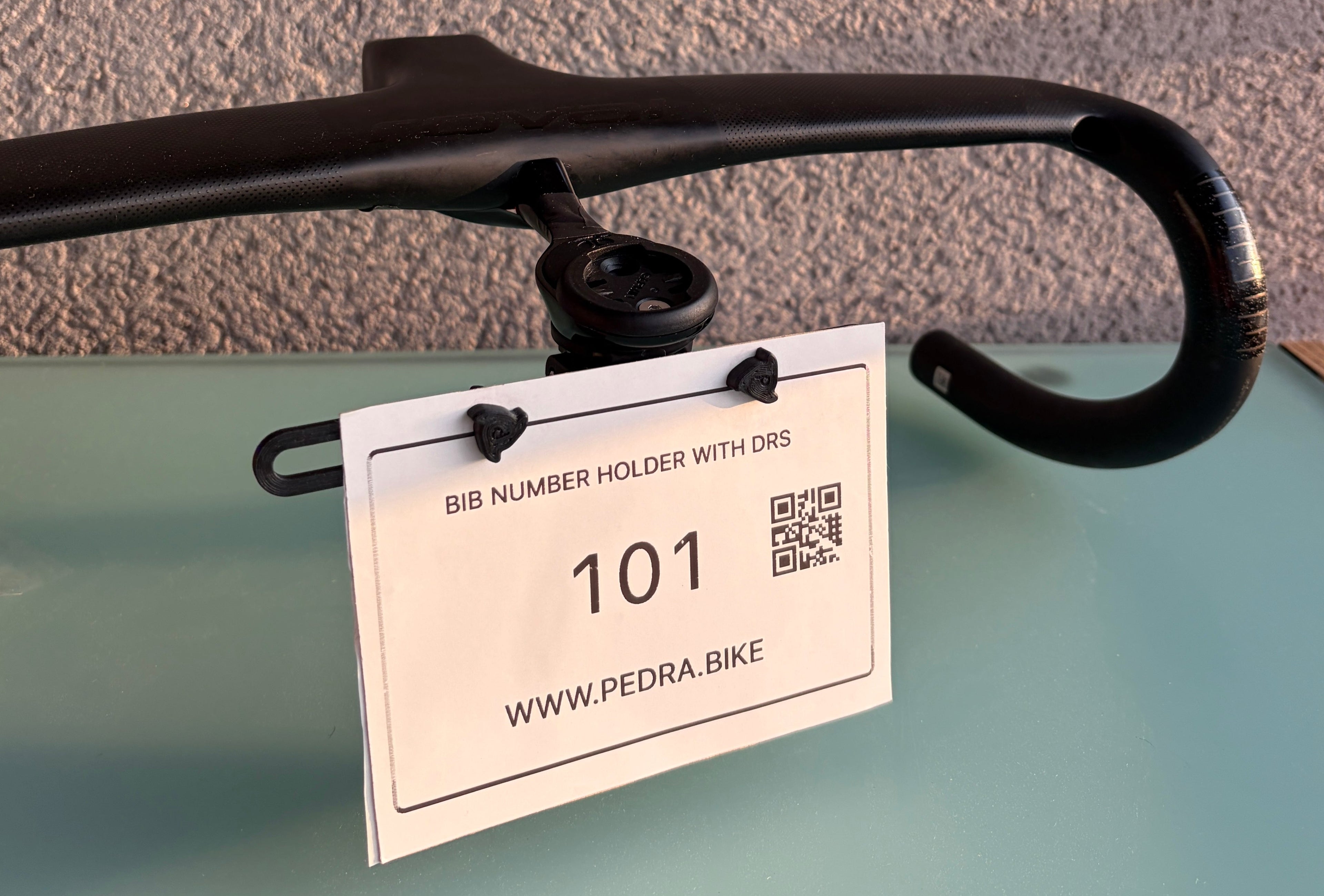 El "Efecto Paracaídas": ¿Por qué tu dorsal te está robando 9 minutos (y mucha energía)?