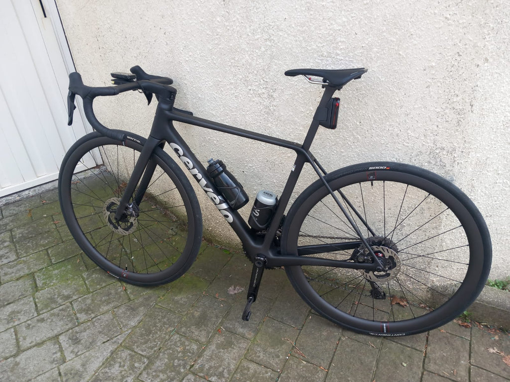 Soporte Garmin Varia Aero + Slot AirTag | Pedra Edition